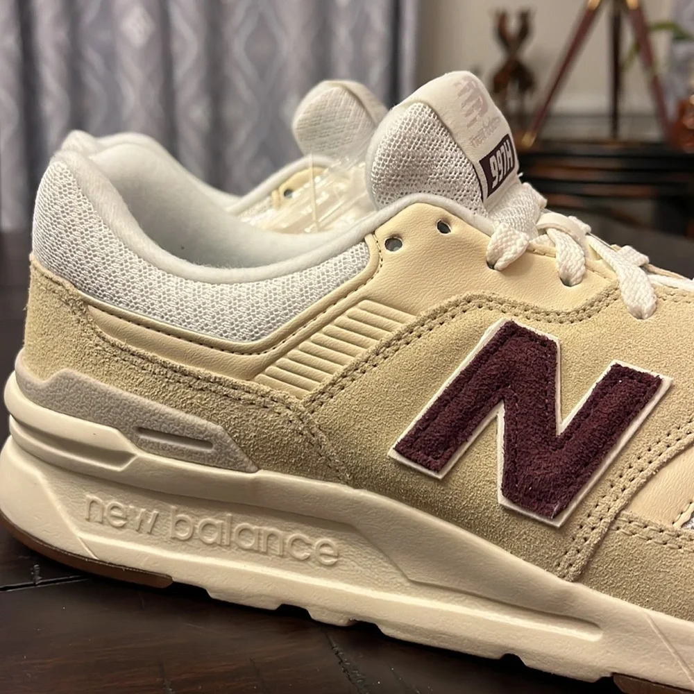 New Balance 997H Classics Shoes Sneakers CW997HRM 997 Womens Size 9.5 / Mens 8